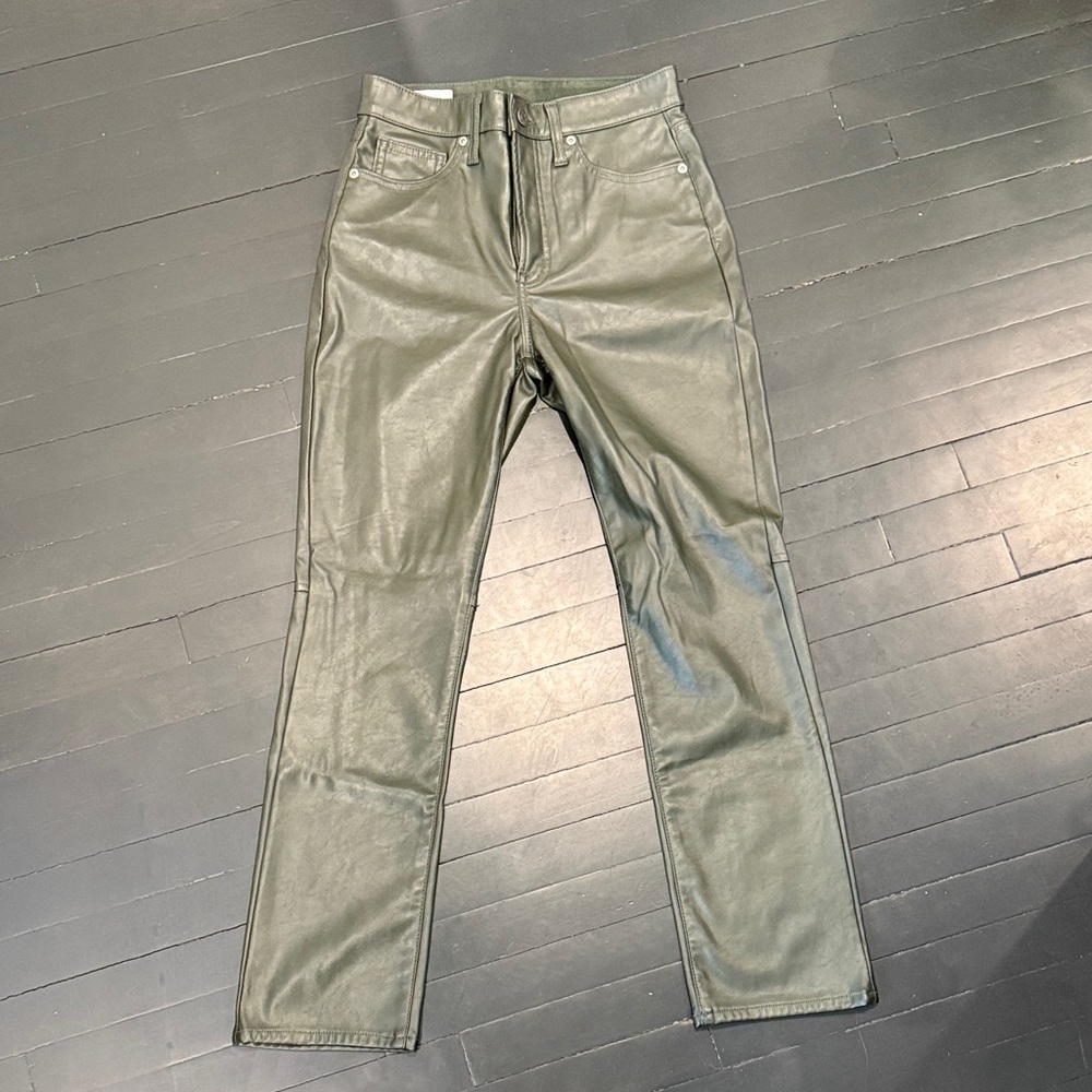 GAP Women’s Olive Vegan Leathet Straight Jeans Size 27/4r